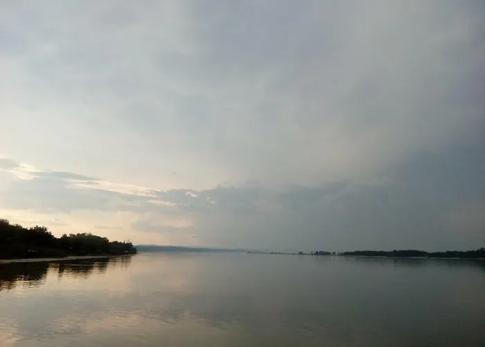 アパート Kizde ネゴティン